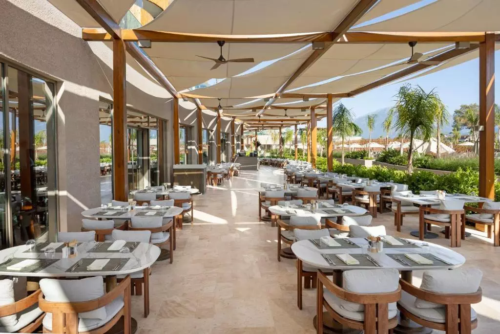 رستوران هتل لیبرتی سیگنا فتحیه